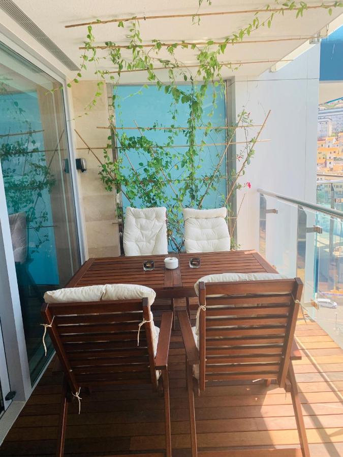 Luxe Studio Seconds From The Marina And City Centre Apartment Gibraltar Exterior photo