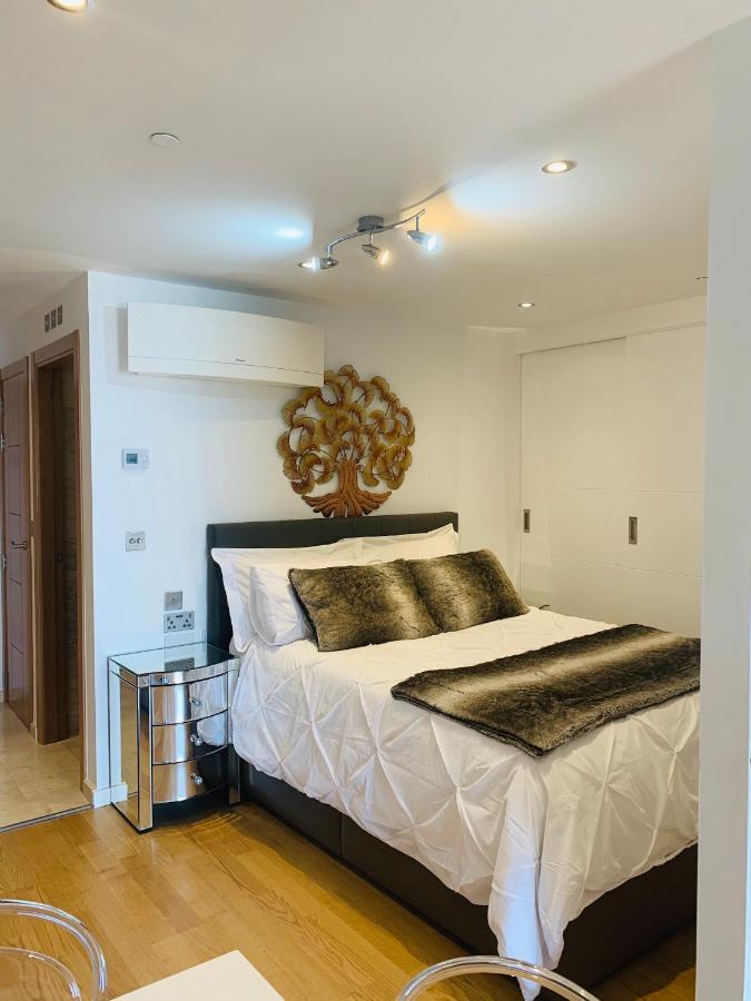 Luxe Studio Seconds From The Marina And City Centre Apartment Gibraltar Exterior photo