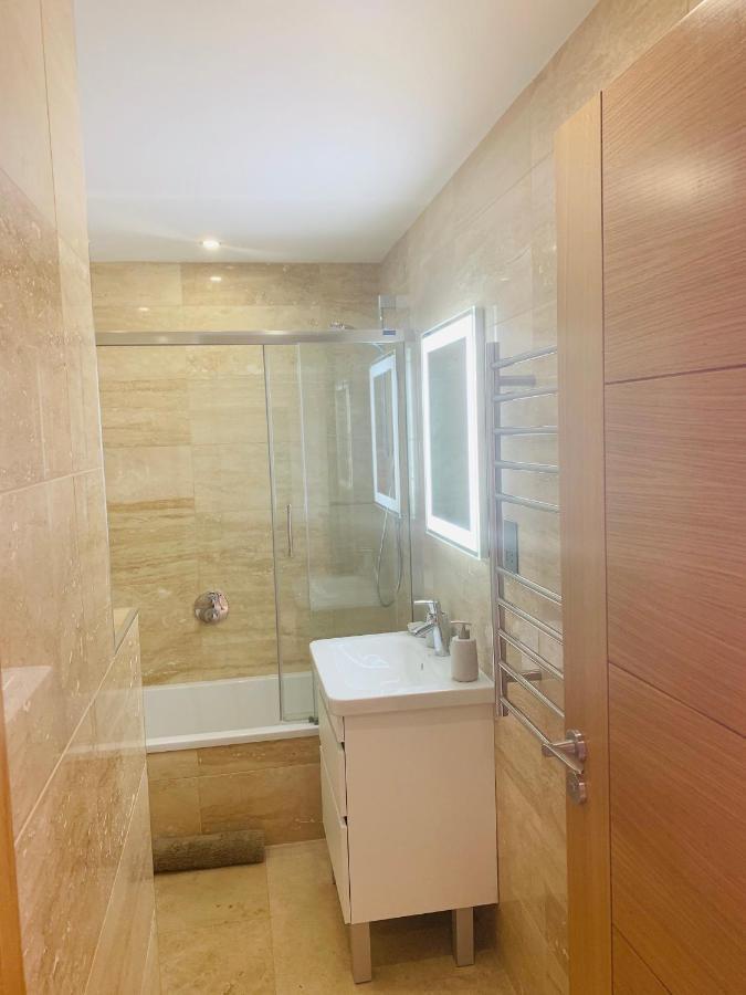 Luxe Studio Seconds From The Marina And City Centre Apartment Gibraltar Exterior photo